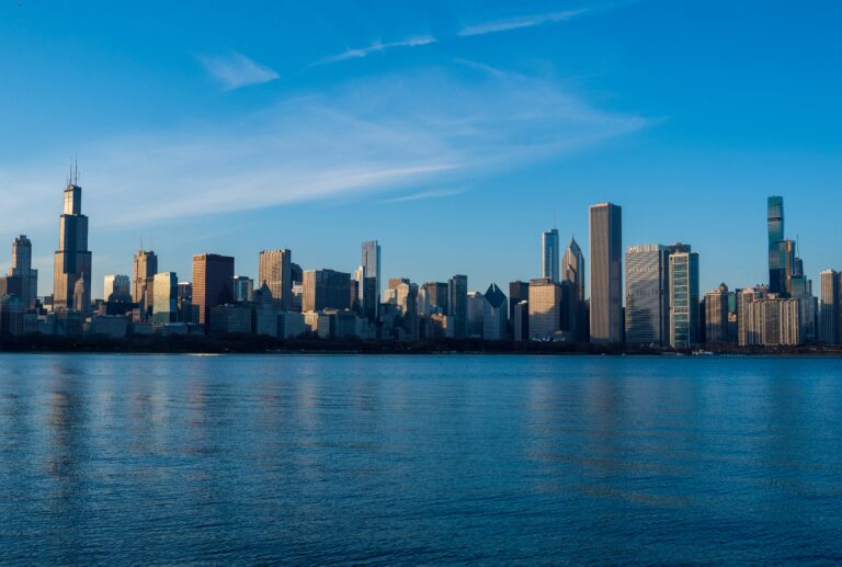 Chicagské komerční nemovitosti: Klíčové trendy 2025